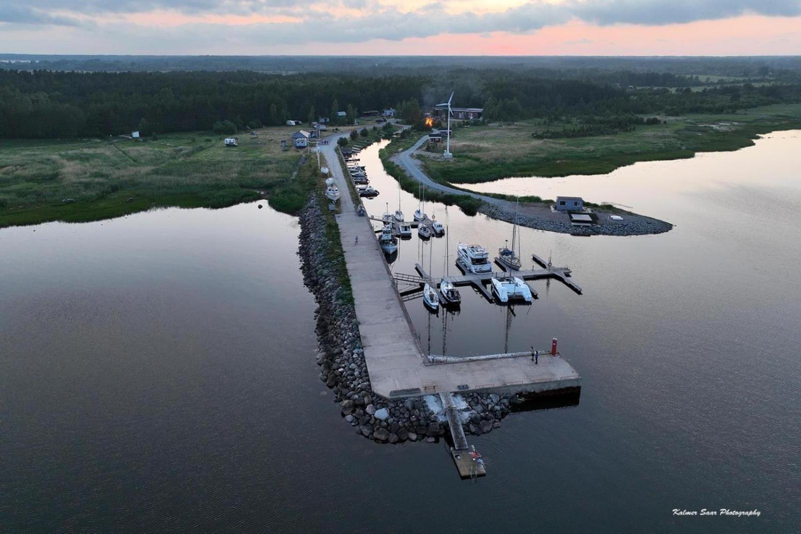 Lounaranna Harbour Accommodation Simisti Екстериор снимка