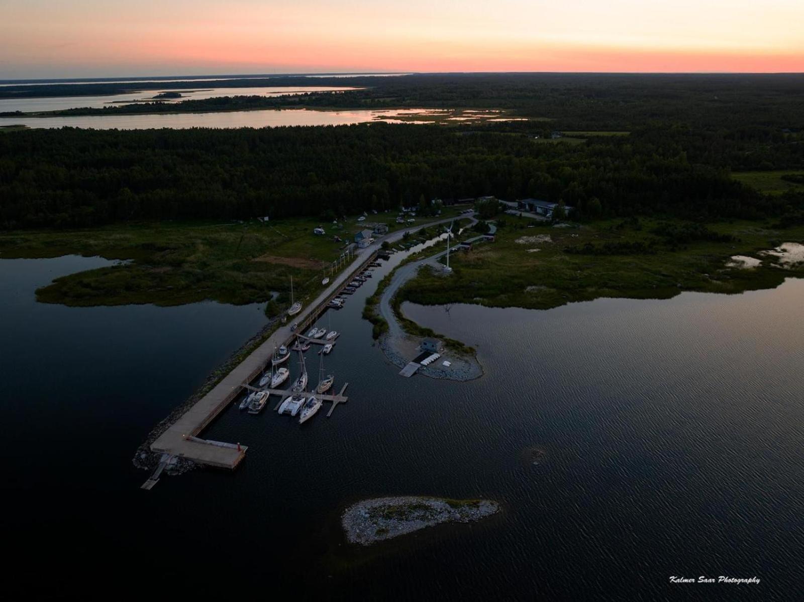 Lounaranna Harbour Accommodation Simisti Екстериор снимка